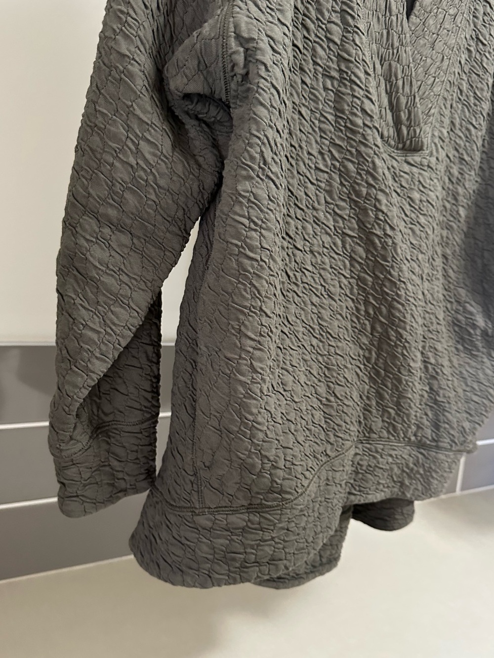 Lululemon Rippled V-Neck Pullover - Picture 8 of 13